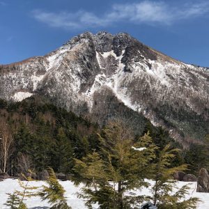 日光白根山を望む