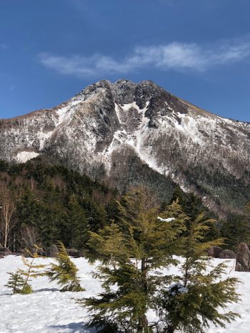 日光白根山を望む